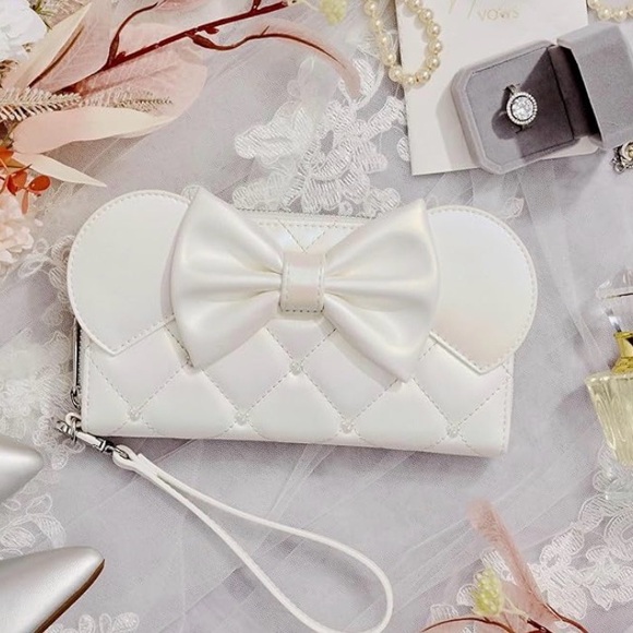 Disney Loungefly Bridal Wristlet & Minnie Mouse ears Headband Set - Picture 2 of 6